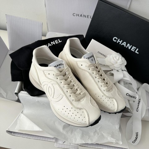 샤넬 CC 로고 카프스킨 스니커즈 화이트 실버 G46252